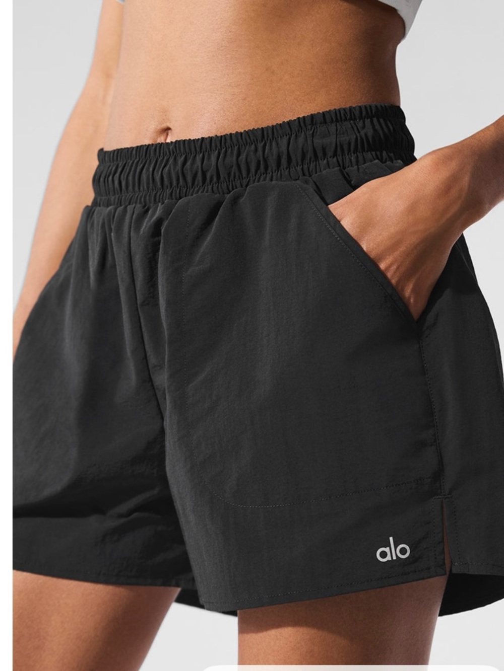 S ALO Yoga ALUMNI Black Athletic Shorts Elastic Waist Side Pockets NWOT Casual - Picture 2 of 7